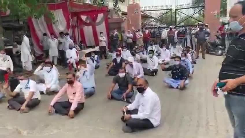 पानीपत: पानीपत आनज मंडी में व्यापारी उतरे हड़ताल पर#coronafighters #hacking
