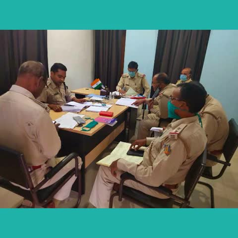 सारठ: एसडीपीओ ने पुलिस अधिकारियों के साथ की बैठक, लॉकडाउन का पालन करवाने समेत अपराध पर अंकुश लगाने के दिए निर्देश #एसडीपीओ