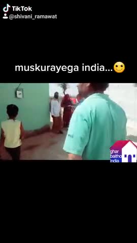 बीकानेर: jrurt mnd logo ko nal bdi me asha anita ne mask vitrn kiye......😷😷😷😷😷😷﻿#anita ramawat