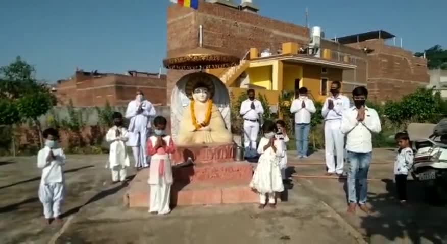ग्वालियर गिर्द: लक्ष्मीगंज स्थित भगवान बुद्ध की प्रतिमा पर पहुंचकर लोगों ने मनाई बुद्ध जयंती #बुद्ध_जयंती