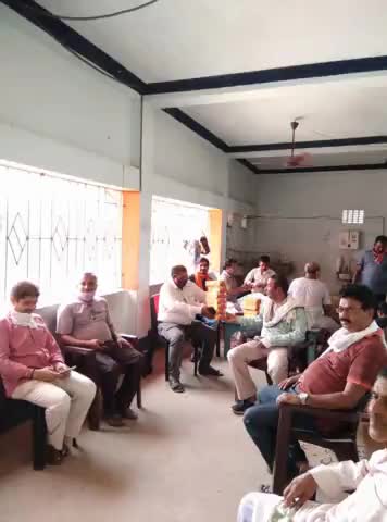 बरहरुवा: सरस्वती शिशु विद्या मंदिर की ओर से दर्जनों जरूरतमंद लोगों के बीच किया गया भोजन पैकेट का वितरण #राहत_सामग्री