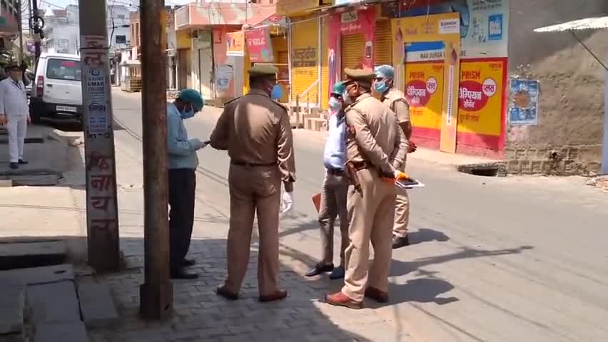 झांसी: Khati baba k pass Deen dayal nagar m corona positive  patient mila
#jhansicorona
#coronawarrior