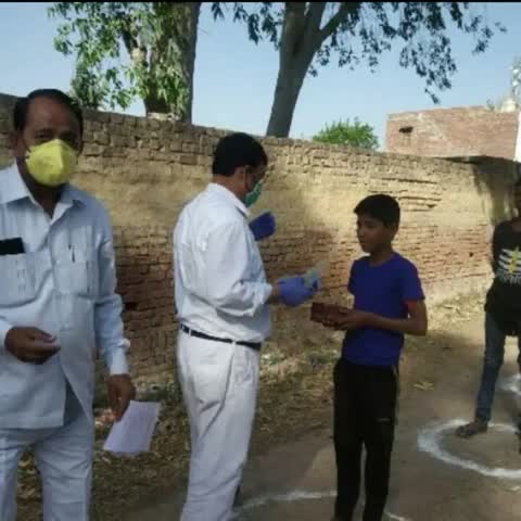 भोगांव: विछवां में ARTO ने विद्यालय के छात्र-छात्राओं को अंग्रेजी डिक्शनरी का किया वितरण #arto