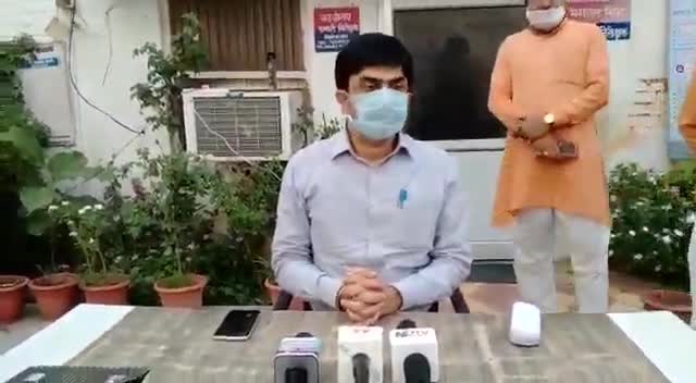 सहारनपुर: _कोतवाली गंगोह में जिलाधिकारी अखिलेश सिंह ने की #saharanpur #gangho #caronaviraslockdown ﻿#moonbadshah