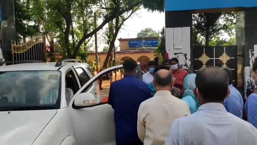 दुमका: जिले के प्लस-2 स्कूल के अधिकारियों के साथ शिक्षा मंत्री जगरनाथ महतो ने समीक्षात्मक बैठक की #शिक्षा_मंत्री