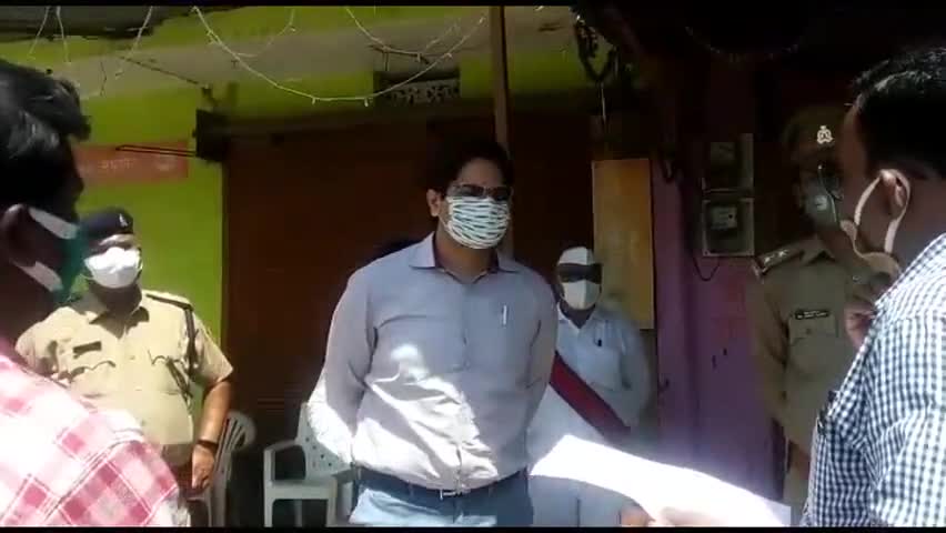 बारा: नारीबारी में पत्रकार उत्पीड़न को लेकर पत्रकार संघ ने जिलाधिकारी को ज्ञापन सौंपकर की कार्रवाई की मांग #डीएम #उत्पीड़न