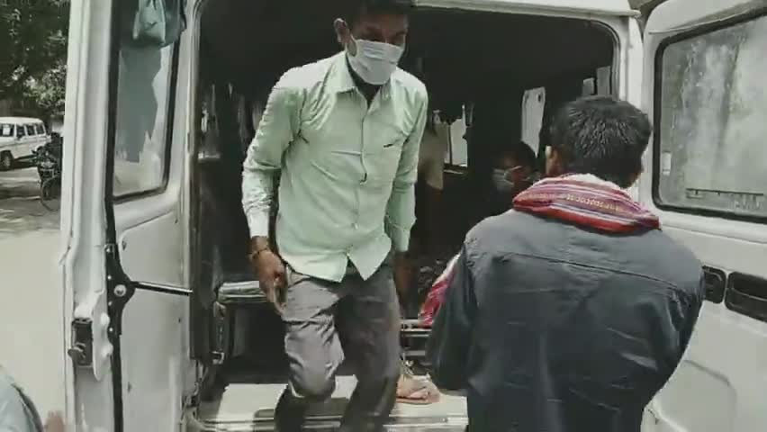फतेहपुर: गुरपा स्थिति एसएसबी के कैंप में जवान को अपने ही हथियार से लगी गोली, इलाज के दौरान हुई मौत #मौत #एसएसबी