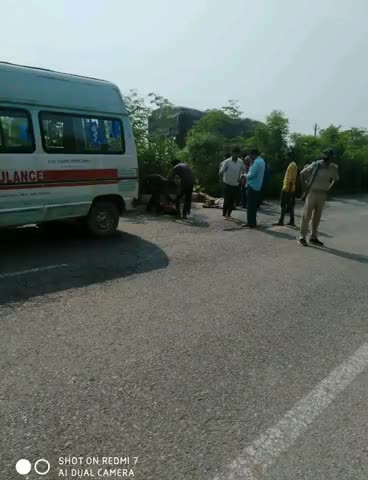 गोपालगंज: 2 प्रवासी मजदूरों की सड़क हादसे में हुई मौत के बाद पुलिस ने पोस्टमार्टम के लिए सदर अस्पताल भेजे शव #पोस्टमार्टम #मौत