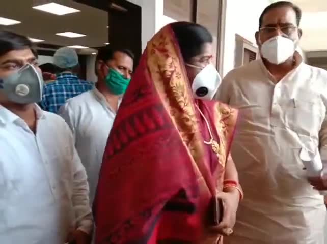 ग्वालियर गिर्द: पूर्व कैबिनेट मंत्री इमरती देवी ने कहा, ज्योतिरादित्य सिंधिया जल्द ही बनेंगे केंद्रीय मंत्री #ज्योतिरादित्य_सिंधिया
