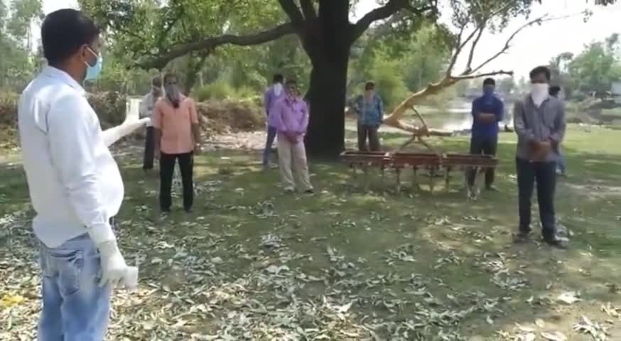 मुसाफिरखाना: बाजार शुकुल में चिकित्सकों ने बाहर से आए लोगों की थर्मल स्क्रीनिंग कर किया स्वास्थ्य परीक्षण #थर्मल_स्क्रीनिंग