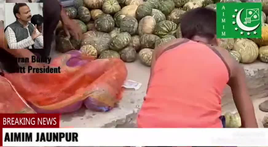 #aimim_jaunpur
राशन की तक़सीम। रोज़ा के दिन में जिस तरह दर्जनों वर्कर मेहनत कर ज़रूरतमन्दों को राशन पहुंचा रहे हैं।