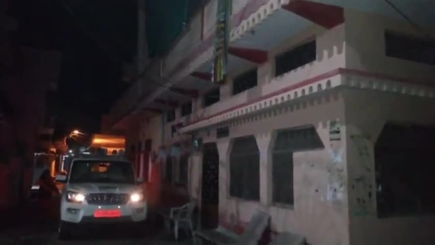 टीकमगढ़: नंदीश्वर कॉलोनी में हॉटस्पॉट इंदौर से आए परिवार का मेडिकल परीक्षण कराने के बाद किया गया होम क्वारेंटाइन #क्वारेंटाइन