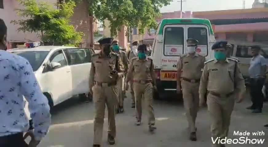 औरैया: एडीजी कानपुर जोन ने सरकारी अस्पताल का किया दौरा, अधिकारियों को जारी किए आवश्यक दिशा निर्देश #पुलिस #एडीजी