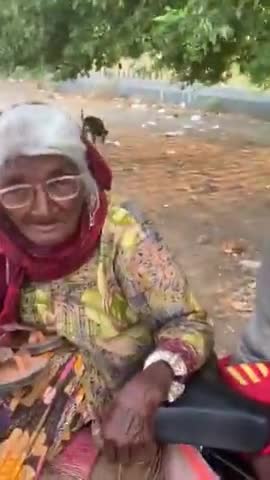 हुज़ूर: #परेशान मजदूर 
#बेबस सरकार