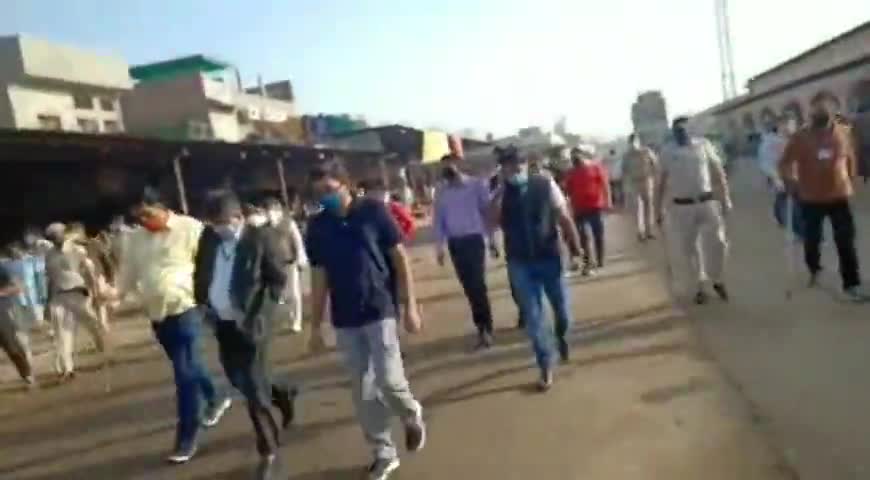 रोहतक: कोरोना पॉजिटिव मरीज़ मिलने के बाद अगले आदेशों तक नई सब्जी मंडी रहेगी बंद #सब्जी_मंडी #कोरोना