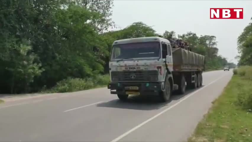 तेघरा: भारतीय क्रिकेटर सरफराज खान ने  प्रवासी मज़दूर को दिया खाना एवं पानी।हर जगह हो रही उनकी सराहना #coronafightsindia﻿