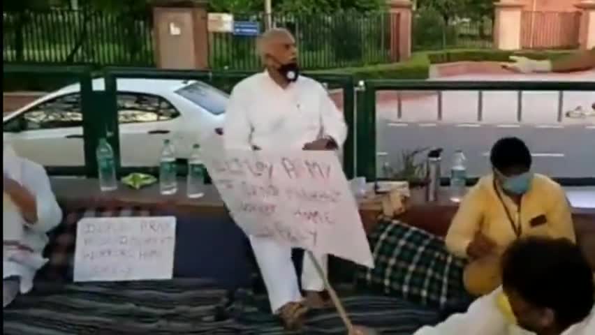 दरियागंज: आप सांसद संजय सिंह को दिल्ली पुलिस ने किया गिरफ्तार, राजघाट में दे रहे थे धरना #आप #सांसद_संजय_सिंह