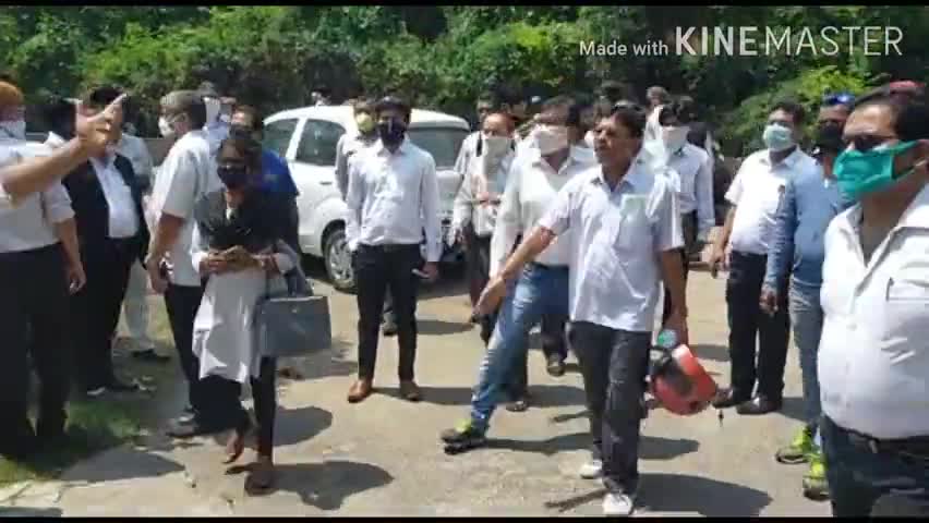 गोलमुरी-सह-जुगसलाई: जमशेदपुर कोर्ट में ऑनलाइन प्रक्रिया से अधिवक्ता नाराज, विरोध जताते हुए जिला जज से मिले वकील #वकील #जिला_जज