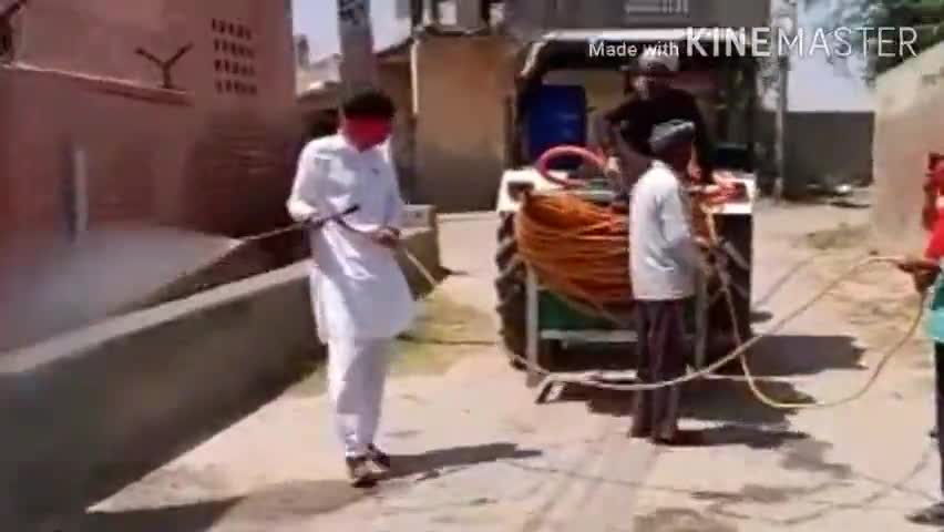 महम: समाजसेवी विशेष बामल की टीम ने अजायब गांव में किया सैनिटाइजर का छिड़काव #सैनिटाइजर #समाजसेवी