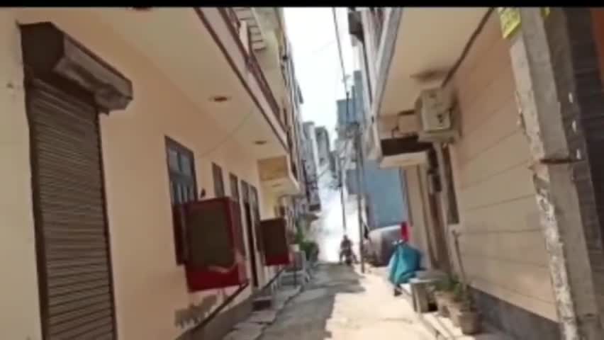 सिविल लाइन्स: बुराड़ी की बाबा कॉलोनी में उत्तरी दिल्ली नगर निगम द्वारा करवाई गई फॉगिंग #फॉगिंग