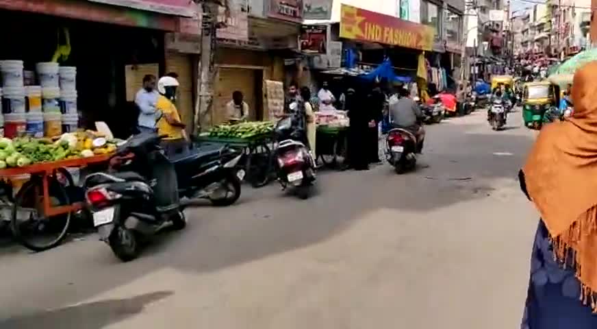 जानसठ: अब तो हमारी बहनों ने भी मैदान पकड़ लिया है,
अब तो थोड़ी शर्म कर लो😢😢
#nofakenews ﻿
