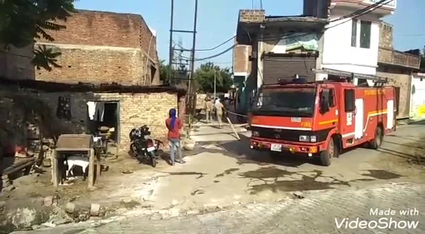 रामसनेही घाट: दरियाबाद कस्बे में हॉटस्पॉट एरिया को किया गया सैनिटाइज
#कोरोना #सैनिटाइज