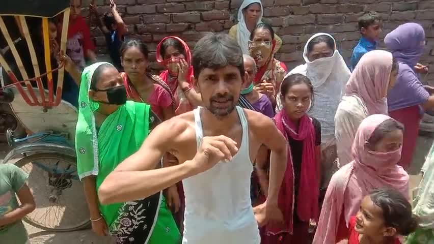गया टाउन सीडी ब्लॉक: Gaya zila me banke Bali me nahi mil raha h rashan#gayahai #gayabihar