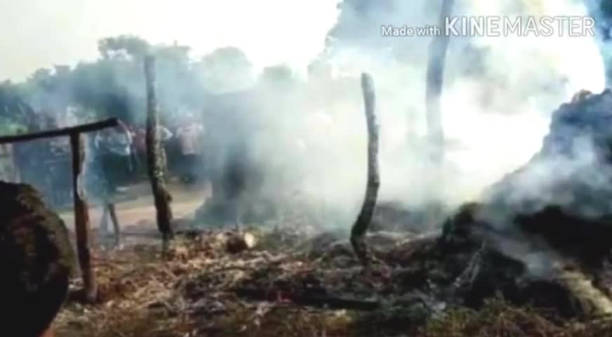 सैदपुर: खानपुर में रिहायशी मड़ई फूंकने व मारपीट करने के आरोप में 6 लोगों के खिलाफ मुकदमा दर्ज, मासूम घायल #जमीनी_विवाद #मारपीट