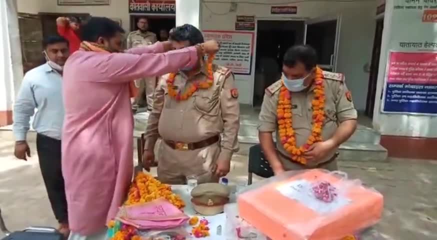 हाथरस: चंदपा कोतवाली में पुराने कोतवाल को दी गई विदाई, नए कोतवाल का हुआ स्वागत #हाथरस_पुलिस