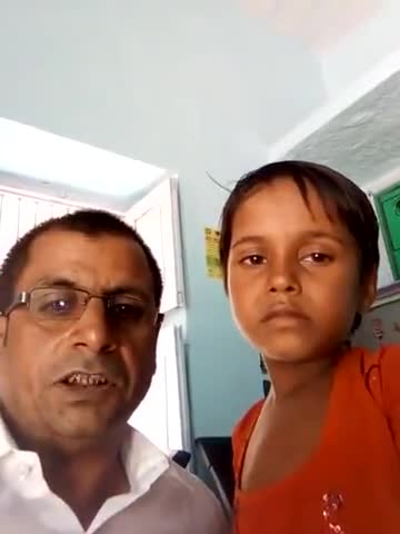 भीनमाल: ये बच्ची #डीडवाना रेलवे स्टेशन पर मिली है कोई जानता हो इस बच्ची को तो कॉल करे  #लॉक_डाउन #कोरोना #पुलिस #नागोर