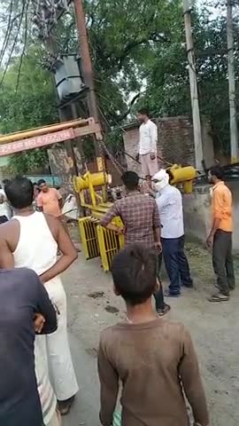 कौंच: Changed the transform at our eidgha intersection today and did a very good job by the Electricity Department.#dmjalaun