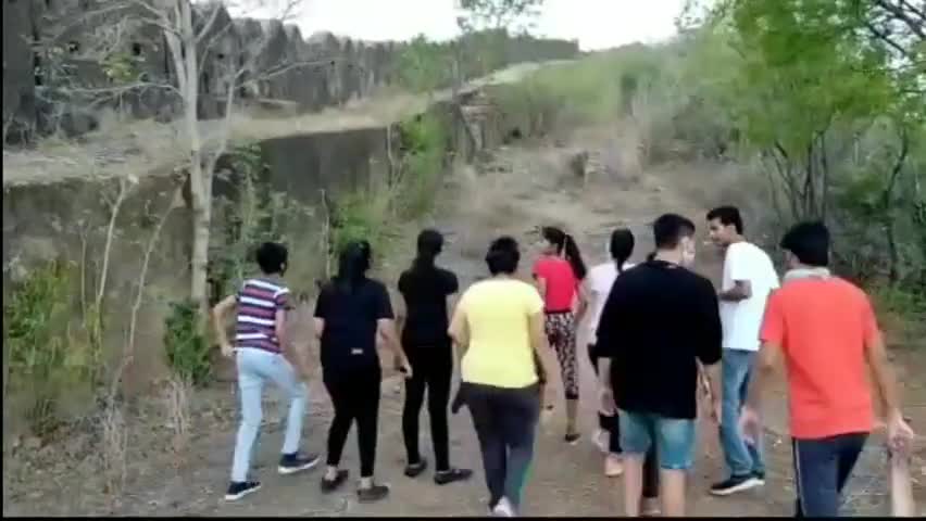 बूंदी: लॉकडाउन के दौरान युवाओं की दिनचर्या में योगा प्राणायाम हुआ शामिल #लॉकडाउन #योगा