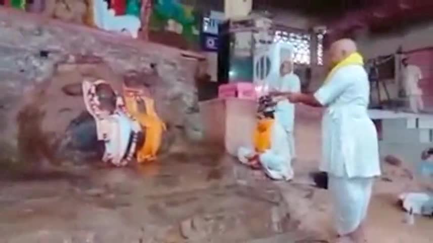 चित्तौड़गढ़: श्री गिरिराज जी बाबा ना मंगला श्रृंगार ना भोग ना आरती ना दर्शन
#giriraj