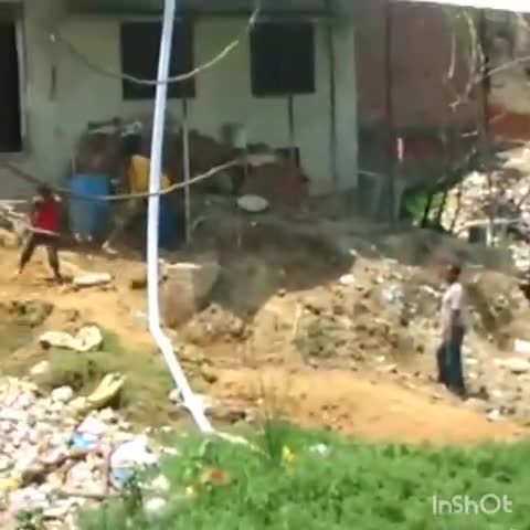 नवाबगंज: मसौली में तालाब पर किए गए अवैध कब्ज़े को हल्का लेखपाल ने हटवाया #अवैध_कब्जा