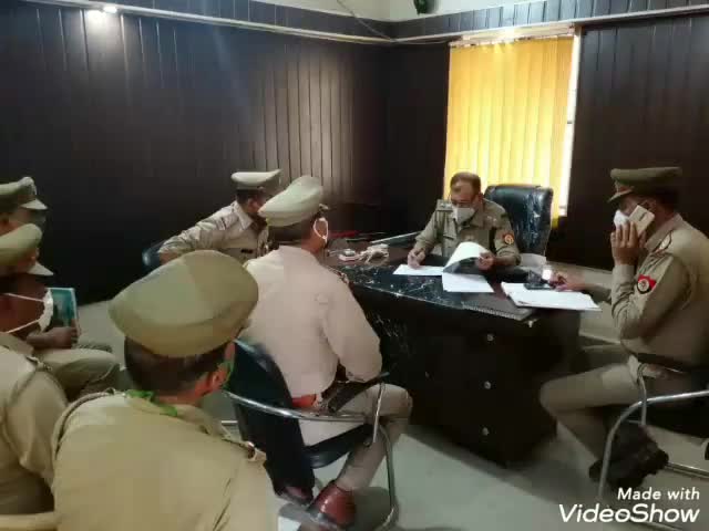 कालपी: अपर पुलिस अधीक्षक ने कालपी सर्किल के थानेदारों व उप निरीक्षकों के साथ की समीक्षा बैठक, दिए निर्देश #एएसपी