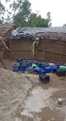 रामनगर: रामनगर क्षेत्र में पुलिस और आबकारी विभाग की टीम ने मारा छापा, 10 क्विंटल लहान किया नष्ट #आबकारी_विभाग #पुलिस
