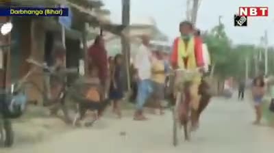 विहार के दरभंगा की शेरनी 1200 किलोमीटर साईकिल से सवार विकलांग पिता को लेकर पहुंची घर #RANUQURAISI सभासद वार्ड नं 4 CBR