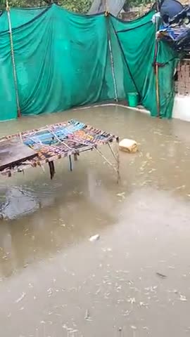 रेहटी: #ghar me ghusa pani tehsil rehti ke gram Panchayat murrah