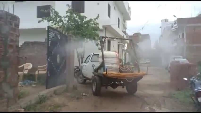 मिर्ज़ापुर: सुबह 4 बजे स्वच्छ भारत मिशन की टीम नगर क्षेत्र को लगातार कर रही सैनिटाइज #सैनिटाइज