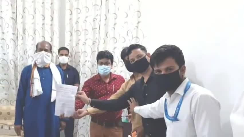 लाडपुरा: लोकसभा स्पीकर ओम बिरला को फोटोग्राफर यूनियन ने आर्थिक सहायता हेतु सौंपा ज्ञापन #ओम_बिरला #बीजेपी