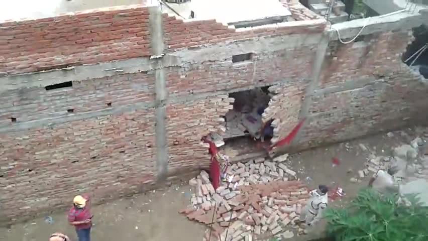 दरभंगा: ye Darbhanga ke Azamnagar ki hai yaha barud blast hua hai jisse Teen bachche ghayal hue hai #rahulkumar r