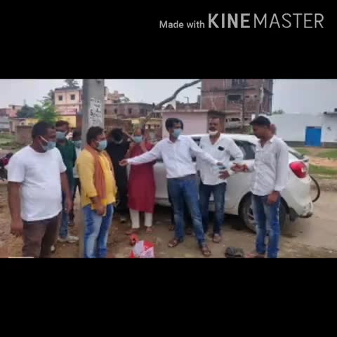 डेहरी: डेहरी में नारियल फोड़कर किया गया सड़क का शिलान्यास #सड़क_निर्माण