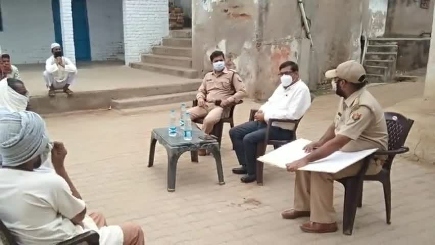 बांदा: सबादा में उप जिलाधिकारी व सीओ ने चौपाल लगाकर भूमि व सम्पति सबंधी प्रकरणों का मौके पर किया निस्तारण #चौपाल #sdm