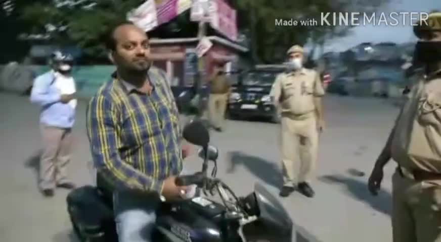 सैदपुर: नंदगंज समेत गाजीपुर के कई इलाकों में बिना मास्क व हेलमेट के बाइक से घूमने वालों से वसूला गया जुर्माना #जुर्माना #उल्लघंन