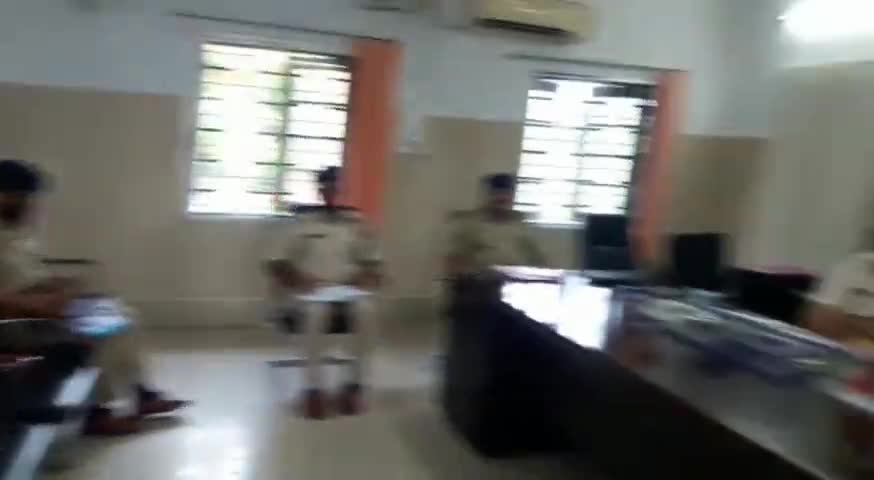 कटिहार: ज़िले में लम्बित मामलों के निपटारे को लेकर कटिहार आरक्षी अधीक्षक ने की पुलिस पदाधिकारियों के साथ समीक्षा बैठक #आरक्षी