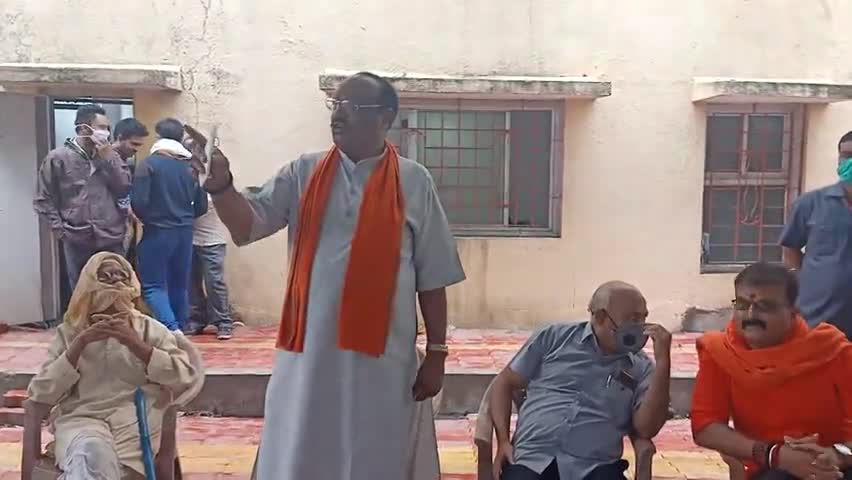 हमारे आस्था श्रद्धा के केन्द्र मंदिरो के पुजारियों के #अनाज एवं उपयोगी सामग्री की व्यवस्था बैतुल जिला भाजपा द्वरा की गई,