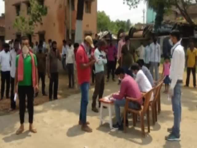 सिल्ली: सिल्ली में पॉलिटेक्निक भवन के 7 मज़दूरों को कस्तूरबा क्वारंटीन भेजने पर कस्तूरबा के मज़दूरों ने किया हंगामा #क्वारंटीन