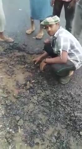रॉबर्ट्सगंज: #sonebhadra -#thana#bijpur ke garam liladewa me ban raha PWD road