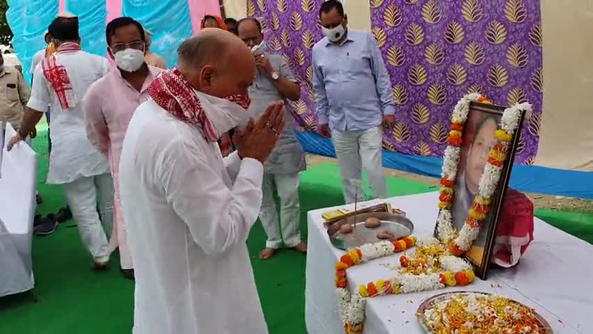 जनपद कुशीनगर 
#अखिल_भारतीय_विद्यार्थी_परिषद के पूर्व संगठन मंत्री रहे #स्व_मस्तराज_शाही जी के ब्रम्हभोज में ..