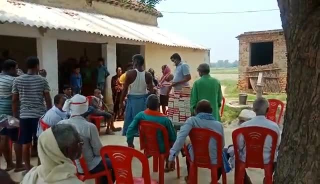 #अमेठी में #सेवा_सत्याग्रह के अंर्तगत जरूरतमंदों को #महारसोई के माध्यम से भोजन वितरित कर